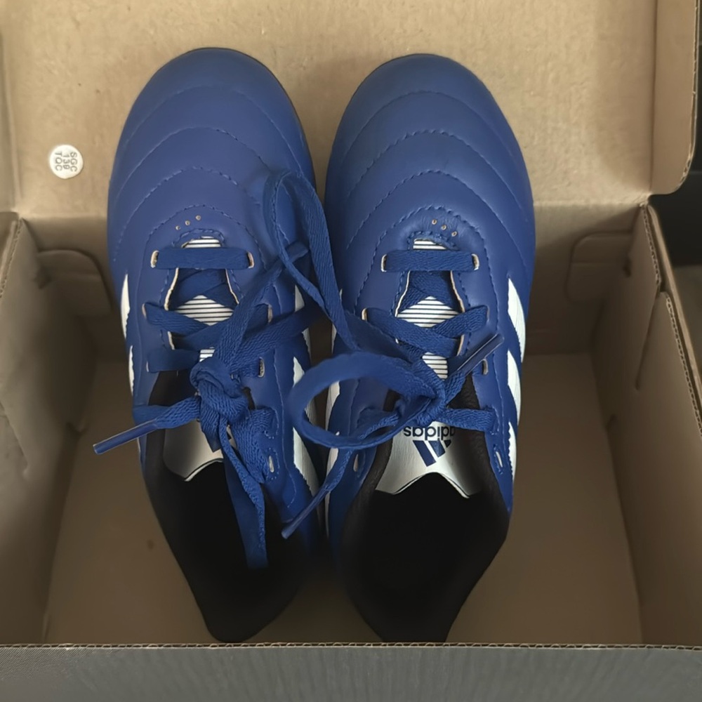 Boys soccer cleats